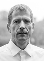 Portrait-Jens-Fielitz_RTG-PRO-beschn2_sw.jpg
